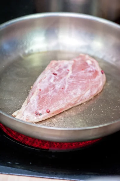 Peito de frango — Fotografia de Stock