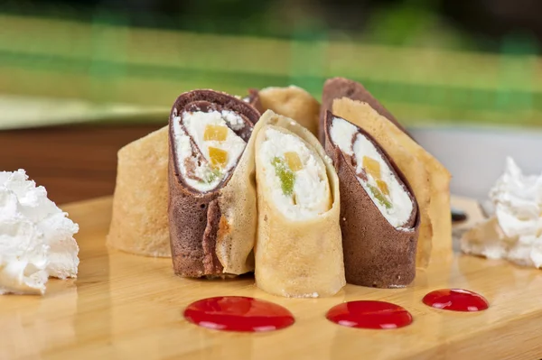 Roll palačinka s marmeládou — Stock fotografie