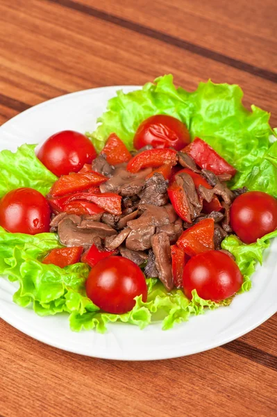 Carne de bovino assada e cogumelos — Fotografia de Stock