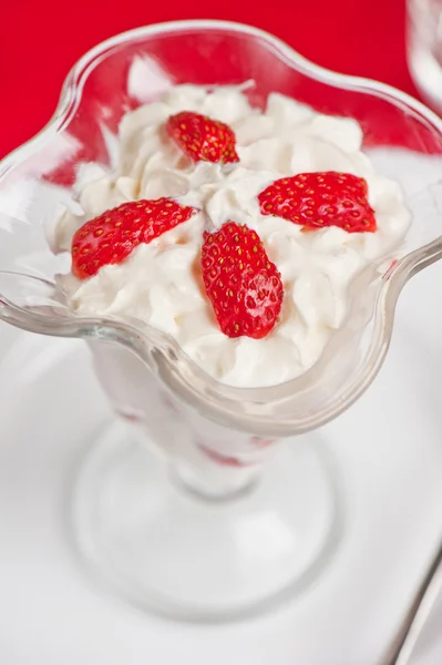 Strawberry with cream — Stock Photo, Image