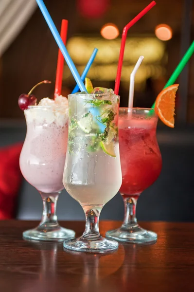 Tre friska alkoholfria cocktails — Stockfoto