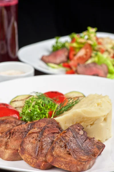 Tongue with grilled vegetable — Stock Photo, Image