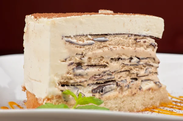 Tort czekoladowy z lodami dżem — Zdjęcie stockowe