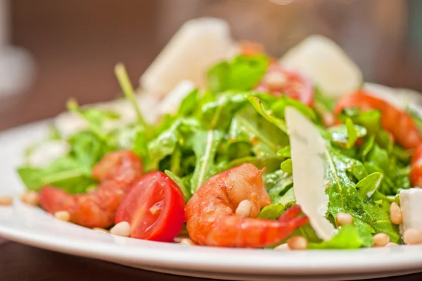 Ensalada de verduras de camarones —  Fotos de Stock