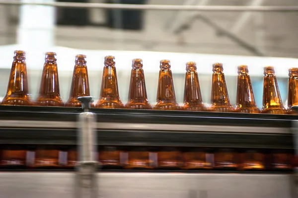 Beer conveyor — Stock Photo, Image