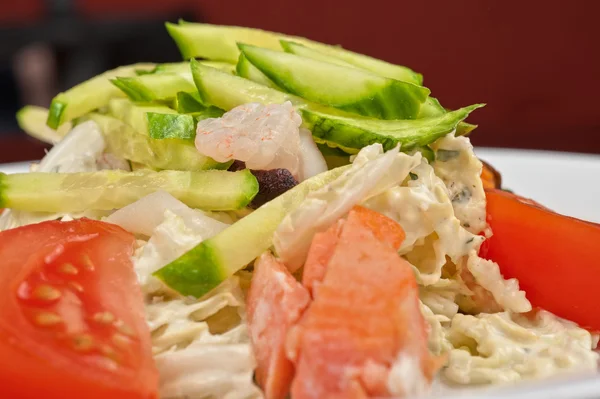 Healthy shrimp salad — Stock Photo, Image