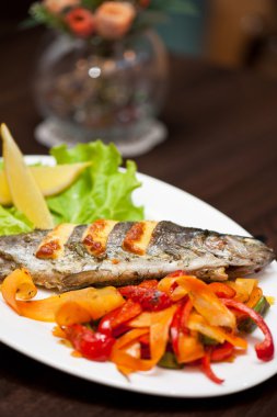 Gökkuşağı alabalık balık