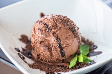 çikolatalı dondurma.