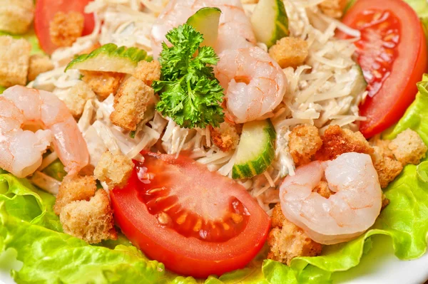 Salad with shrimp — Stock Photo, Image