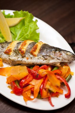 Gökkuşağı alabalık balık