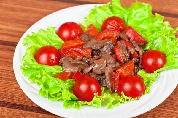 Carne de bovino assada e cogumelos — Fotografia de Stock