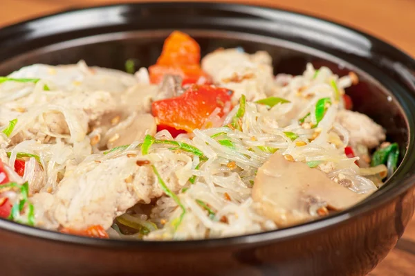 Noodles with chicken — Stock Photo, Image