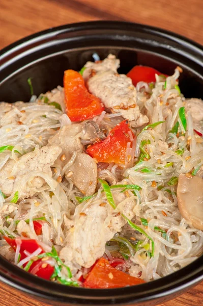 Noodles with chicken — Stock Photo, Image