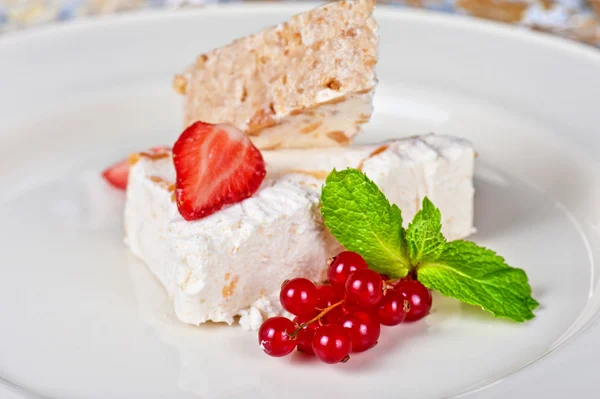 Crème bessen dessert — Stockfoto