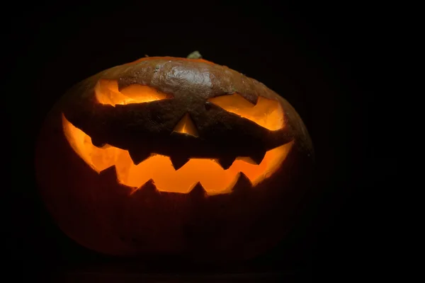 Citrouille halloween sur noir — Photo