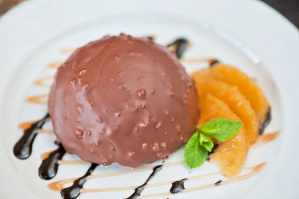 チョコレートとオレンジのクロワッサン — ストック写真