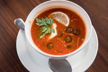 Geleneksel Rus soljanka