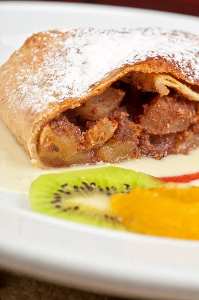 Appel strudel close-up — Stockfoto