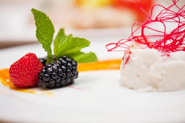 Yogurt souffle closeup — Stock Photo, Image