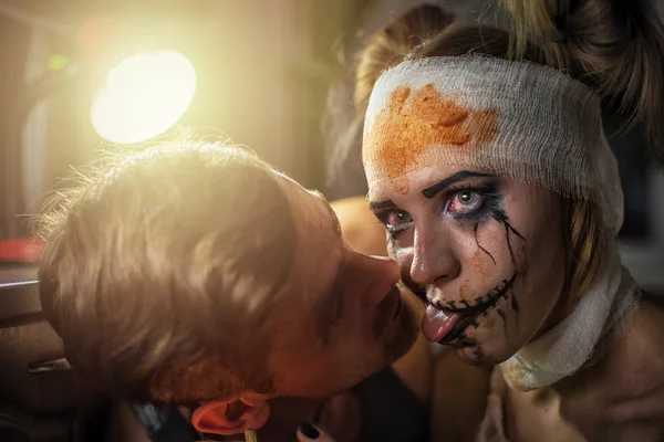 Horrível menina e homem — Fotografia de Stock