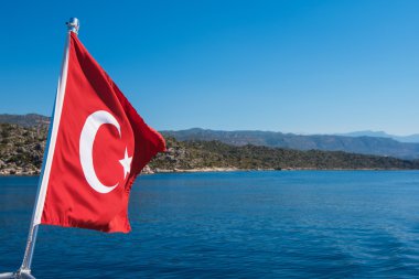 Yat üzerinden Türk bayrağı 