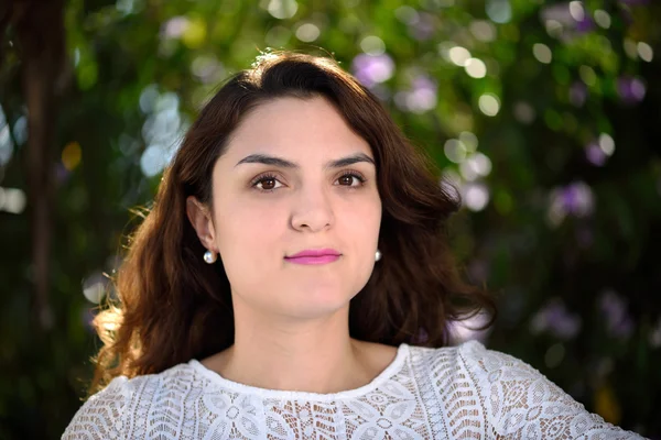 Girl looking at the camera — Stock Photo, Image