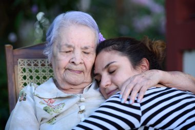 Büyükanne ve torunu