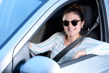 genç kız sürücü