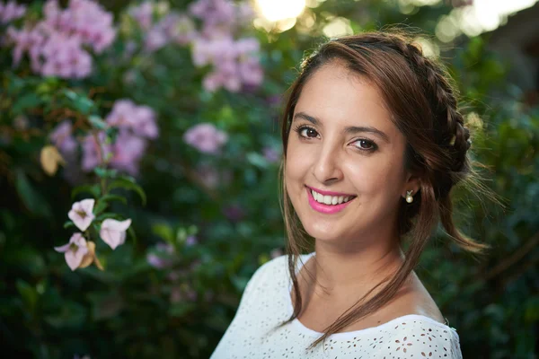 Kız güneş ışığı gülümseme