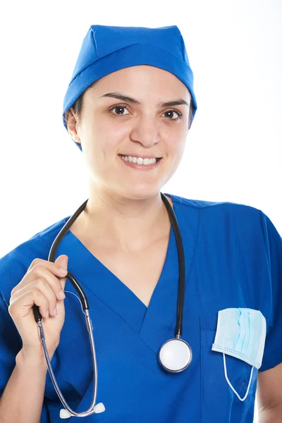 Médico sorrindo com estetoscópio — Fotografia de Stock