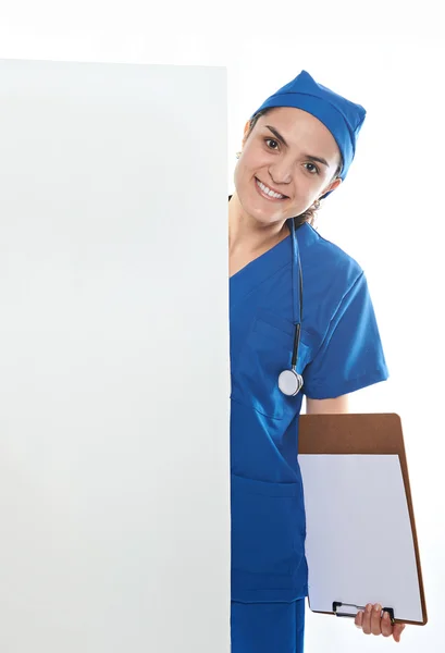 Enfermera sonrisa con espacio vacío — Foto de Stock