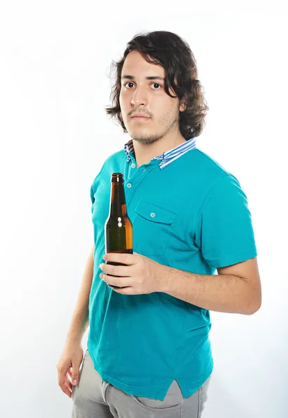 Adam tutun bira şişesi — Stok fotoğraf