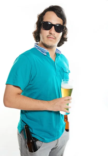 Homme avec verre à bière — Photo