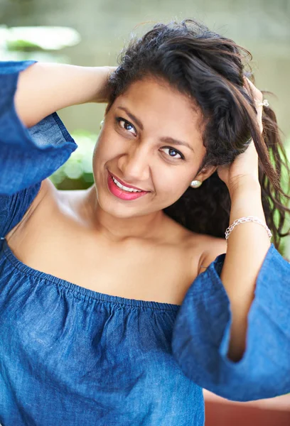 Retrato de mulher sorridente — Fotografia de Stock