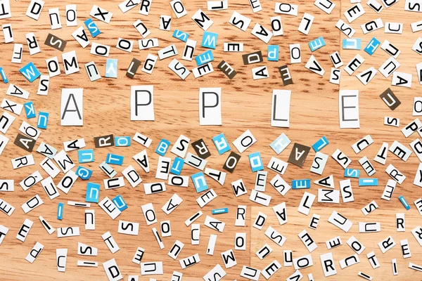 Palavra de maçã de cartas recortadas — Fotografia de Stock