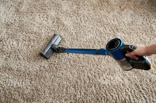 Cleaning House Service Theme Worker Cleaning Carpet Vacuum Cleaner — Stock Photo, Image