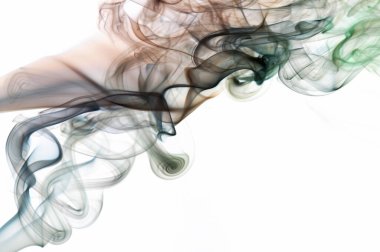 Beyaz arkaplan üzerindeki renkli sis arkaplanı izole edildi