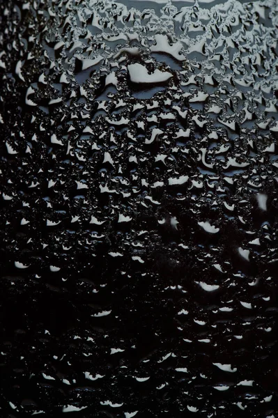 Wassertropfen Auf Dunklem Glashintergrund Makro Nahaufnahme — Stockfoto