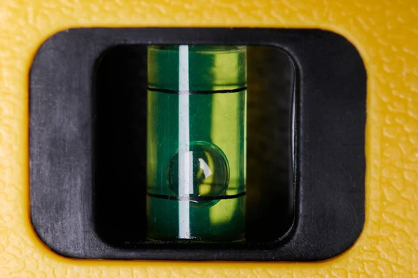 Вертикальный Пузырь Классический Вид Макро Уровне Зеленой Трубке — стоковое фото