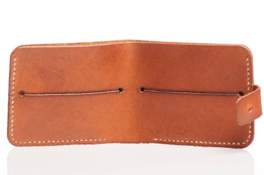 Bankamatik kartları için açık kahverengi cüzdan beyaz stüdyo arka planında izole