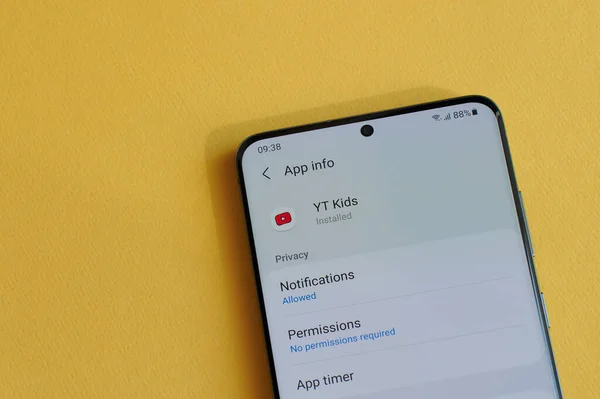 New York Usa April 2021 Changing Privacy Setting Youtube Kids — Foto de Stock