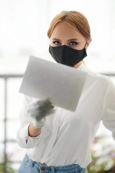 Woman Open Glass Door Business Entrance Commercial Building — Stock Photo, Image