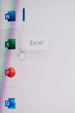 New York, ABD - 17 Mayıs 2021: Mikrosoft Excel uygulamasını ekran kapanış görünümü makrosu üzerinde başlat
