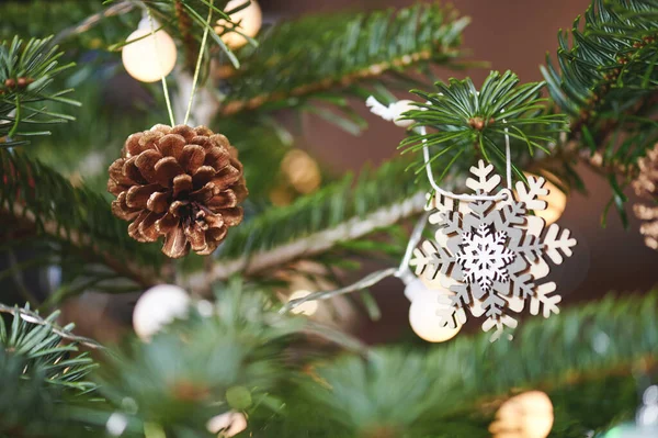 Fondo Navidad Verde Brillante Con Juguetes Adornos — Foto de Stock