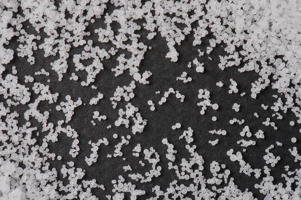 Siyah mat arka planında beyaz pvs topları farklı şekilde