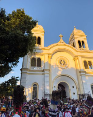 Diriamba, Nikaragua - 22 Ocak 2026: Diriamba 'daki kilise ve yerel dans toplulukları