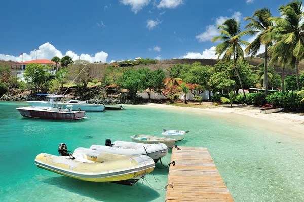 Muelle en la isla de St joan — Foto de Stock