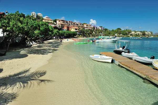 Hotels op beach in St joan eiland — Stockfoto