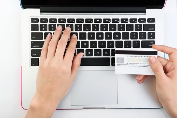 Acquistare online con carta di credito — Foto Stock