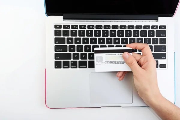 Köpa online med kreditkort — Stockfoto